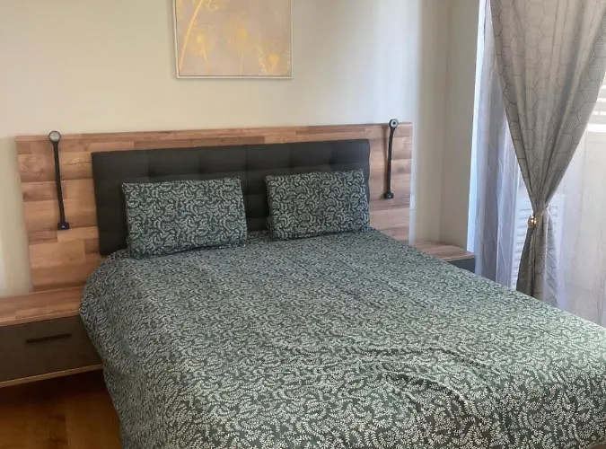 Chez Flo Apartment *